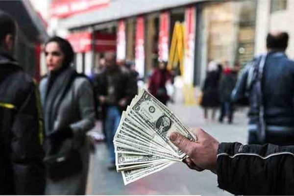 مشکل برخورد با ارز فروشان خیابانی مشهد، خلاء قانونی است