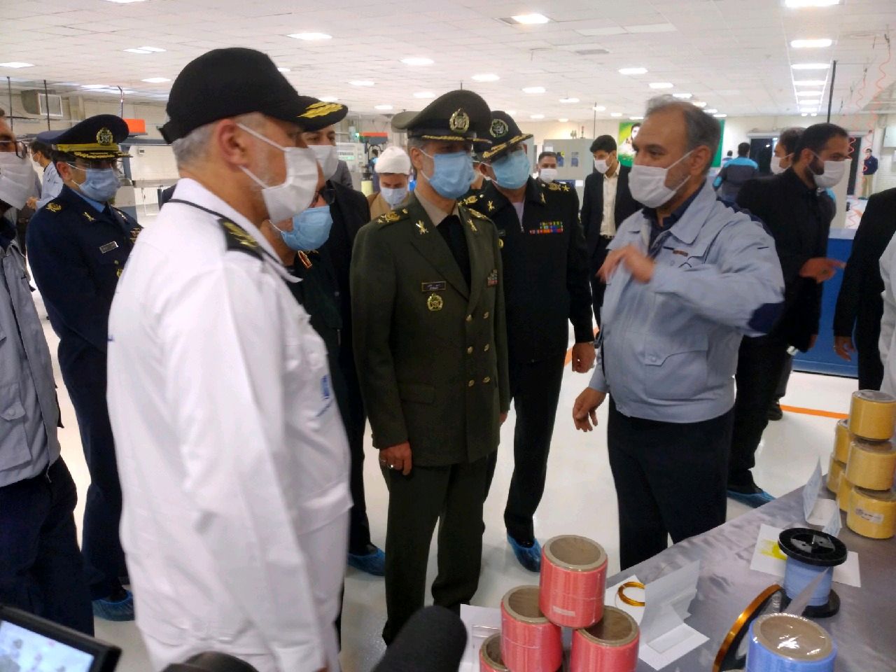 کارخانه کابل‌های تفلونی با حضور وزیر دفاع در مشهد افتتاح شد/ امکان صادرات فراهم شد