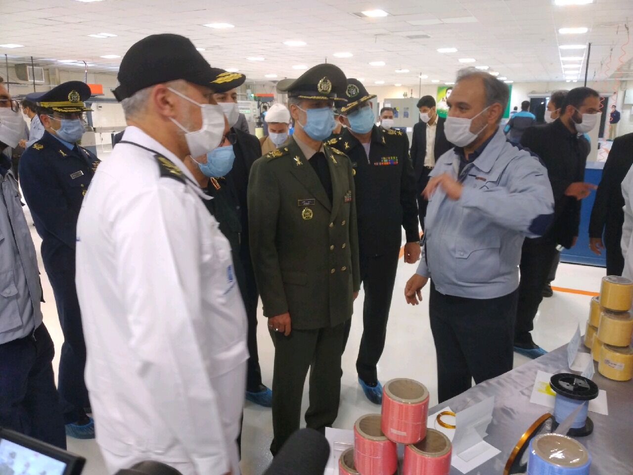 کارخانه کابل‌های تفلونی با حضور وزیر دفاع در مشهد افتتاح شد/ امکان صادرات فراهم شد
