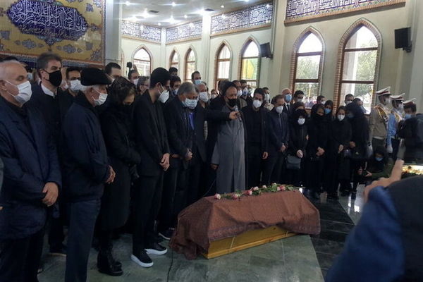 پیکر مرحوم شجریان به مشهد منتقل شده است