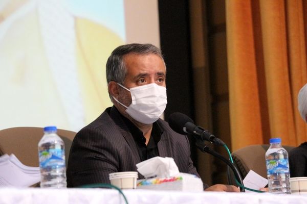 آب و برق منازل و کسبه به علت بدهی قطع نشود