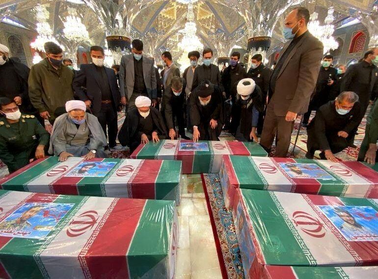 فیلم| گوشه‌ای از مراسم وداع با شهدای خان طومان در حرم مطهر رضوی