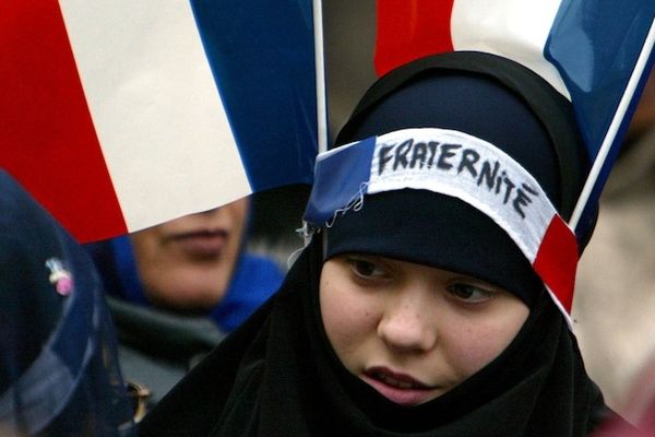 داستان عجیب اسلام و فرانسه/ از شکنجه الجزایر تا حملات تروریستی/ سیاست اسلام فرانسوی چیست؟