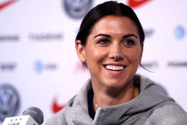 همه چیز درباره زیباترین فوتبالیست زن جهان/ از مدلینگ تا بازیگری