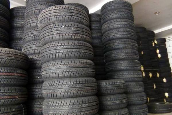 کشف ۷ هزار حلقه لاستیک قاچاق توسط اطلاعات سپاه خوزستان در اهواز