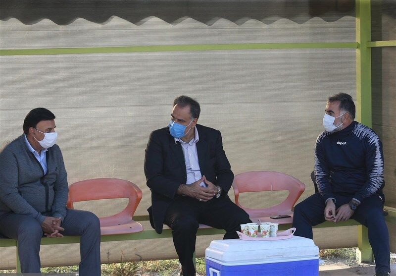 جلسه مددی و خلیل‌زاده با فکری پیش از تمرین امروز استقلال