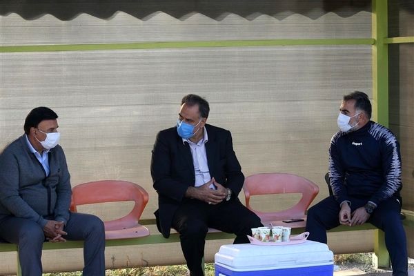 جلسه مددی و خلیل‌زاده با فکری پیش از تمرین امروز استقلال