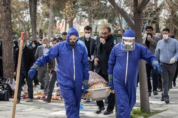 مردم یا مسئولان؛ چرا فوتی‌های کرونا 400 تایی شدند؟