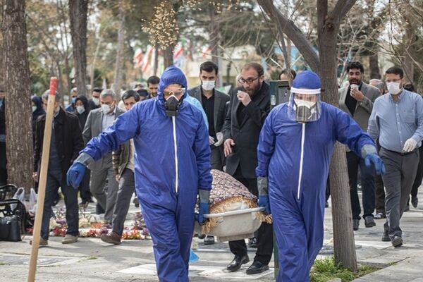 مردم یا مسئولان؛ چرا فوتی‌های کرونا 400 تایی شدند؟