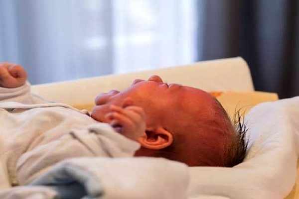 جزئیاتی تکان دهنده از مرگ نوزادی که والدینش او را رها کردند