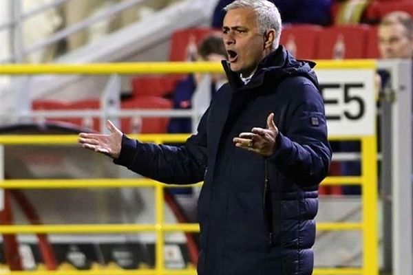 مورینیو: می‌خواستم در بین دو نیمه ۱۱ تعویض انجام دهم/ باخت به آنتورپ کارم را آسان کرد!