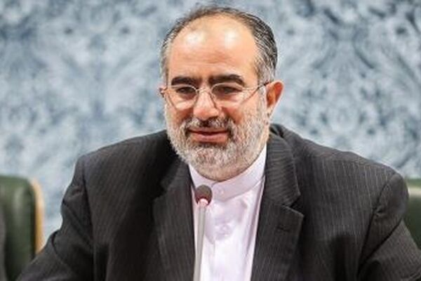 مشاور روحانی: این آمریکا است که راهی جز بازگشت به میز مذاکره ندارد