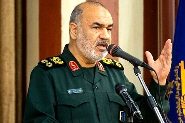 سپاه به آسیب دیدگان کرونا بسته معیشتی می دهد