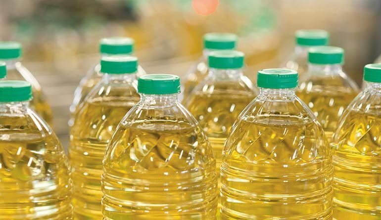 صف توزیع روغن نباتی با ارائه کارت ملی/ عکس