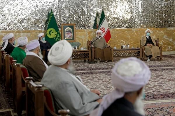 مسلمانان باید کالاهای فرانسوی را تحریم کنند