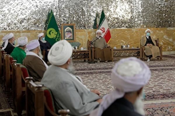 مسلمانان باید کالاهای فرانسوی را تحریم کنند