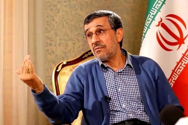 توئیت احمدی‌نژاد خطاب به امانوئل مکرون رئیس‌جمهور فرانسه