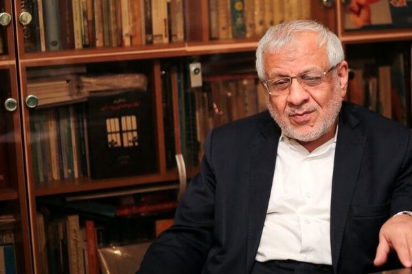 بادامچیان: حتی خود روحانی هم از رئیس جمهور شدنش پشیمان است/ حسن خمینی نامزد اصلاحات نخواهد شد/ احمدی نژاد می‌آ