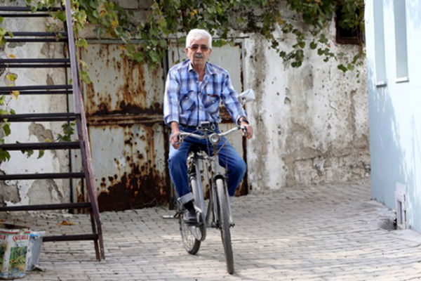 وفاداری ۵۰ ساله یک مرد به دوچرخه‌اش