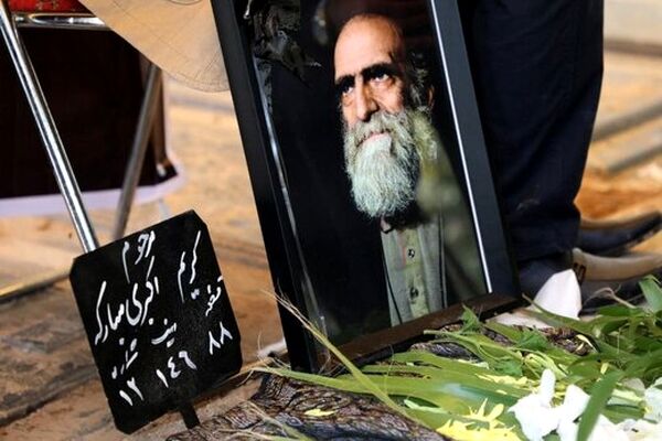 بازیگر نقش ابن‌ملجم در خانه ابدی آرام گرفت/ داریوش ارجمند: زنده‌یاد اکبری، بارها آرزو کرد با حضرت علی (ع) محشو