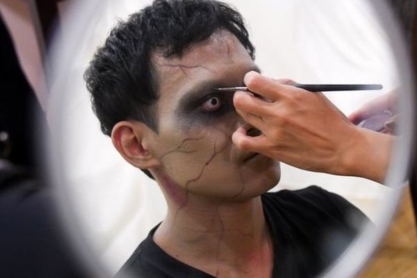 زامبی‌های ژاپنی از کرونا می‌ترسند؟!