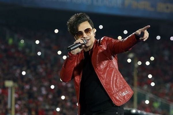 حرکت اعتراضی محسن ابراهیم زاده در کنسرتش!/ ویدئو