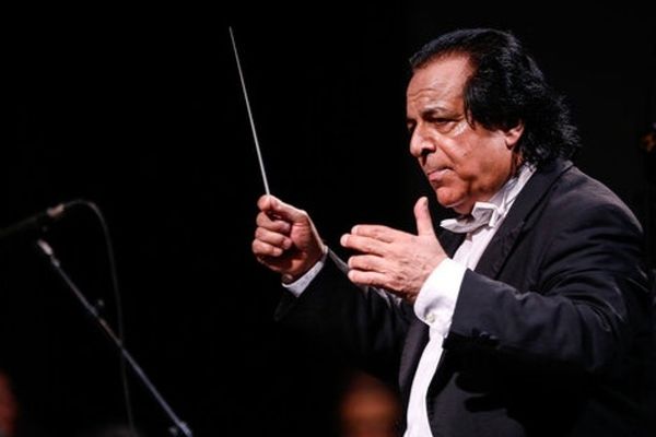 درخواست علی رهبری از هنرمندان ایرانی برای پس دادن نشان شوالیه دولت فرانسه