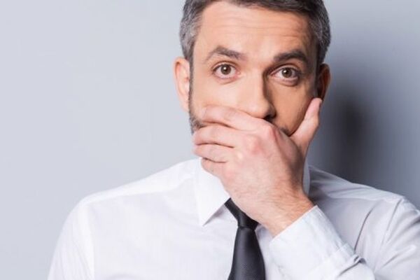 چگونه بوی بد دهان را با طب سنتی درمان کنیم؟