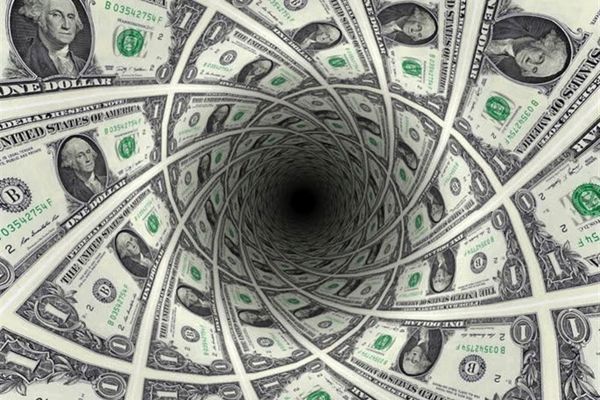 دلار از سکه افتاد/ عوامل سقوط قیمت‌ها در اولین روز هفته چه بود؟