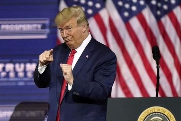 تجمعات انتخاباتی ترامپ ۷۰۰ نفر را به کشتن داد