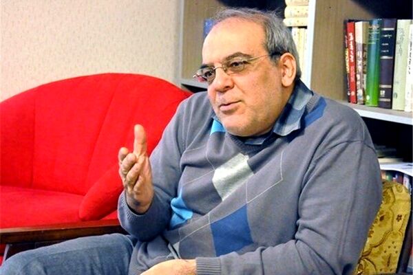 در سطح اندیشه، باید با منطق گفت‌وگو کرد و رییس و مرئوس و بالا و پایینی وجود ندارد