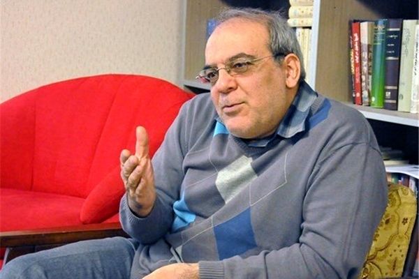 در سطح اندیشه، باید با منطق گفت‌وگو کرد و رییس و مرئوس و بالا و پایینی وجود ندارد