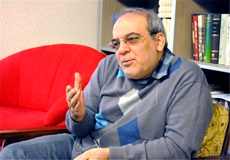 در سطح اندیشه، باید با منطق گفت‌وگو کرد و رییس و مرئوس و بالا و پایینی وجود ندارد