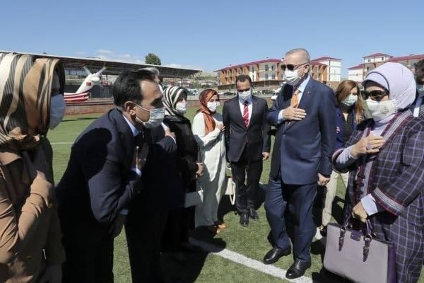 کیف دستی فرانسوی همسر اردوغان جنجال برانگیز شد