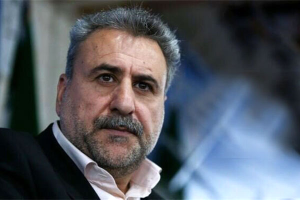 هر کس کشور را به تحریم یا جنگ نزدیک کند خائن است/ نمی‌توان در چالش مداوم با دنیا بود