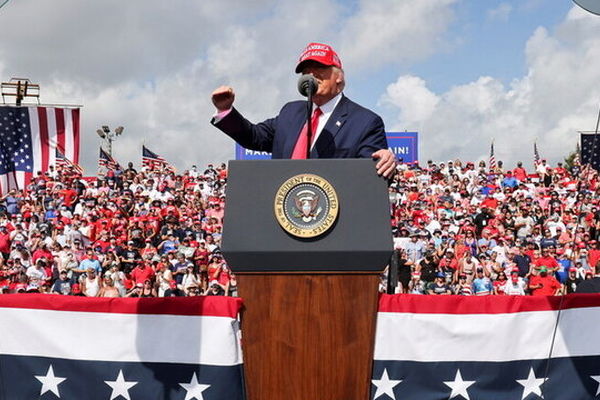ترامپ: بایدن دیوانه شاید سال‌ها آمریکا را تعطیل کند