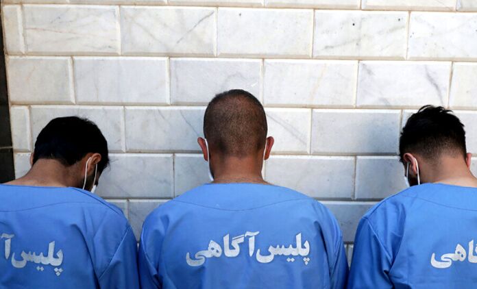 رفتار پلید 3 مسافر جوان در اتوبوس مشهد / راننده کتک خورد