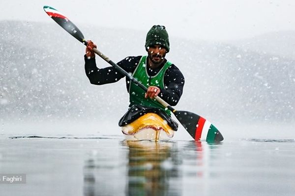 تمرینات سخت قایقران مشهدی در سرمای استخوان سوز سد