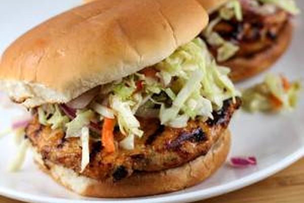 طرز تهیه “همبرگر کبابی” رژیمی در خانه