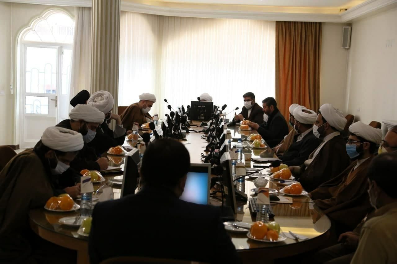 مدیر کل اطلاعات استان: تهدیدات فرهنگی چند لایه شده است/ نظام تبلیغات دینی ایرادات خود را اصلاح کند