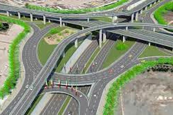 میدان ۹ دی در درون تقاطع چهارسطحی آزادگان حفظ می‌شود