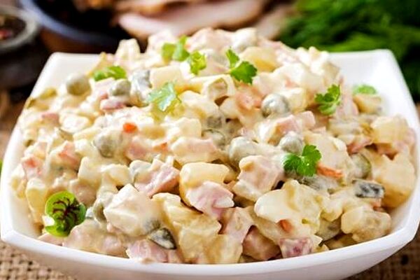 طرز تهیه سالاد کاب روسی