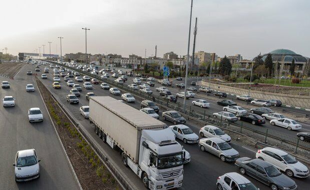 ترافیک و محدودیت دید در جاده‌های منتهی به مشهد