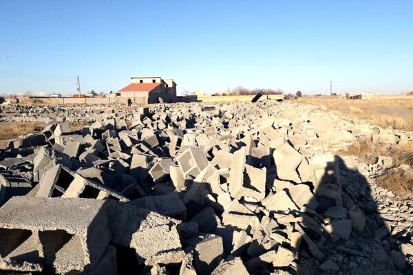 قلع و قمع ۵۰ باغ - ویلای غیرمجاز در مشهد