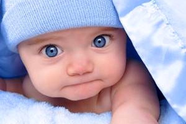 چشم جنین شما چگونه رنگی می‌شود؟