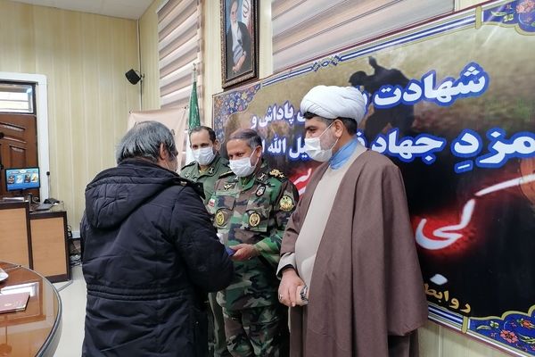 تجلیل از خانواده شهدای مدافع حرم در مشهد