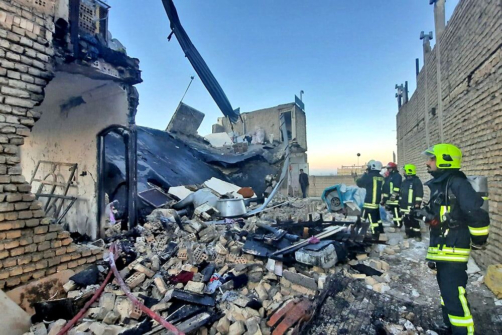 انفجار توام با آوار و آتش سوزی منزل مسکونی در مشهد