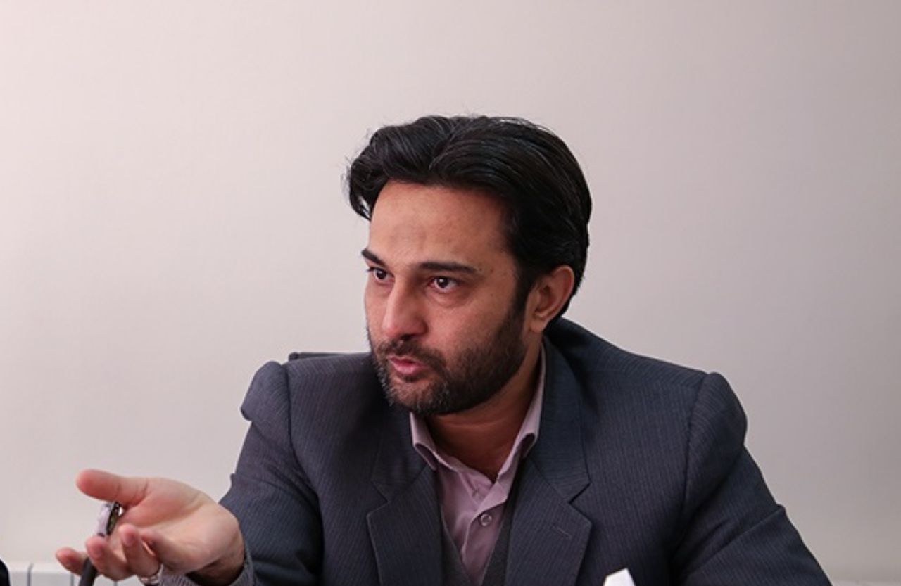استبداد شکنِ استعمار ستیز