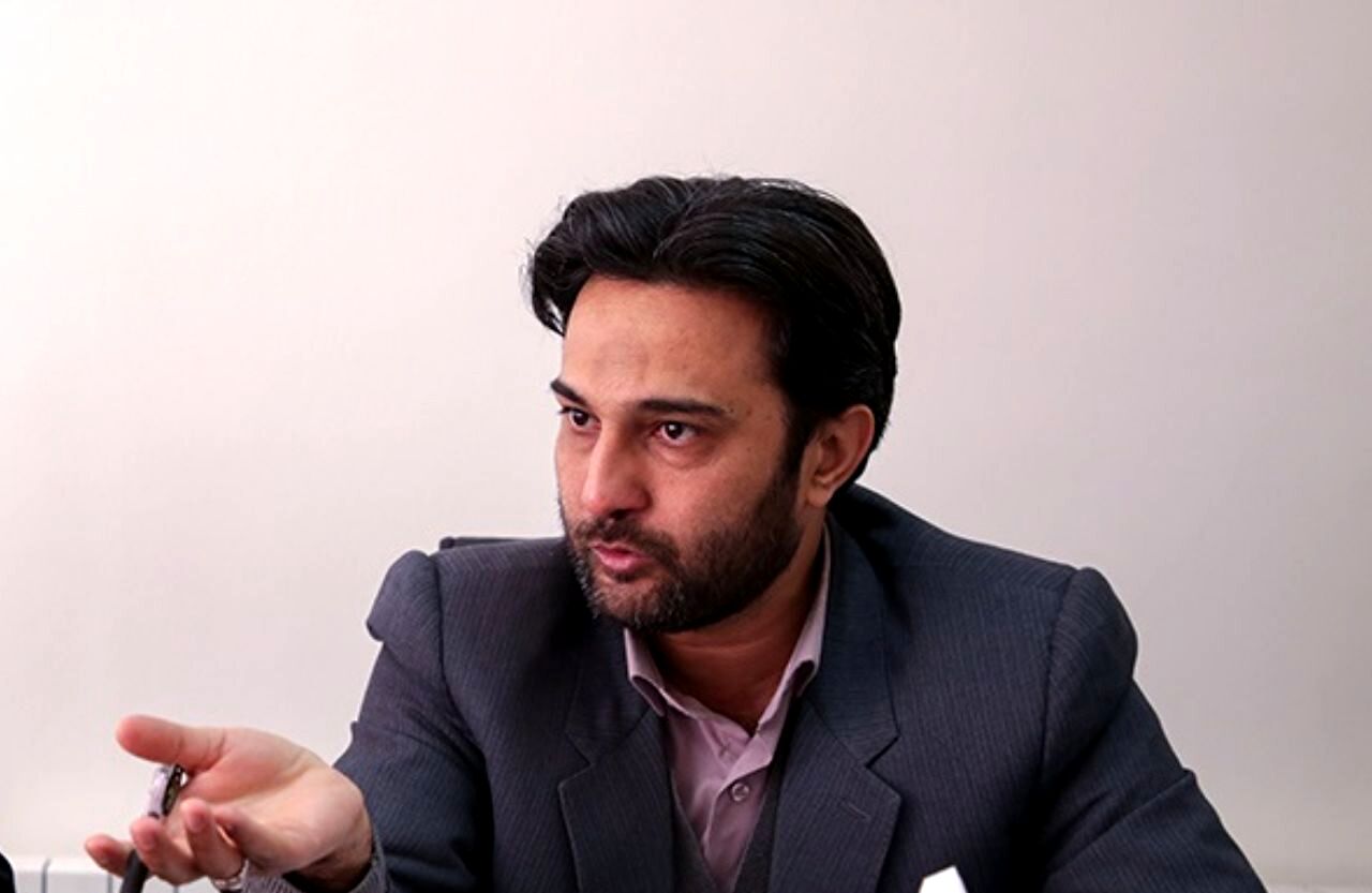 استبداد شکنِ استعمار ستیز
