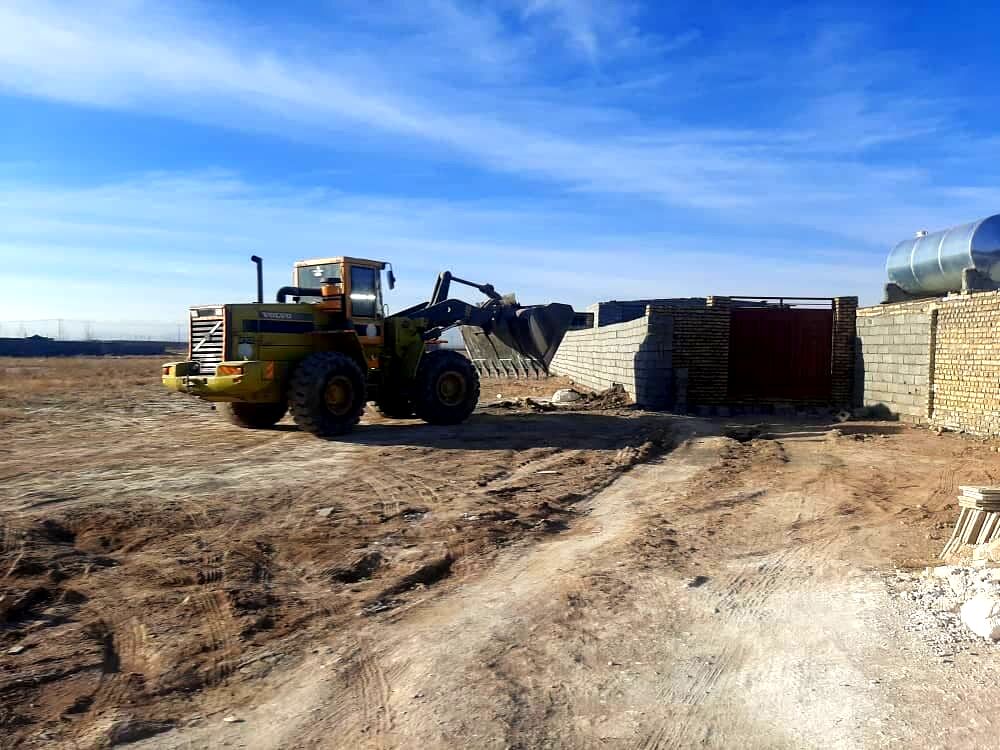 عکس| تخریب ویلاهای غیرمجاز میزان